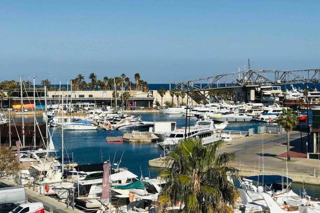 Beautiful 70S Vintage Yacht Boat In Barcelona Sant Adria de Besos Exterior foto