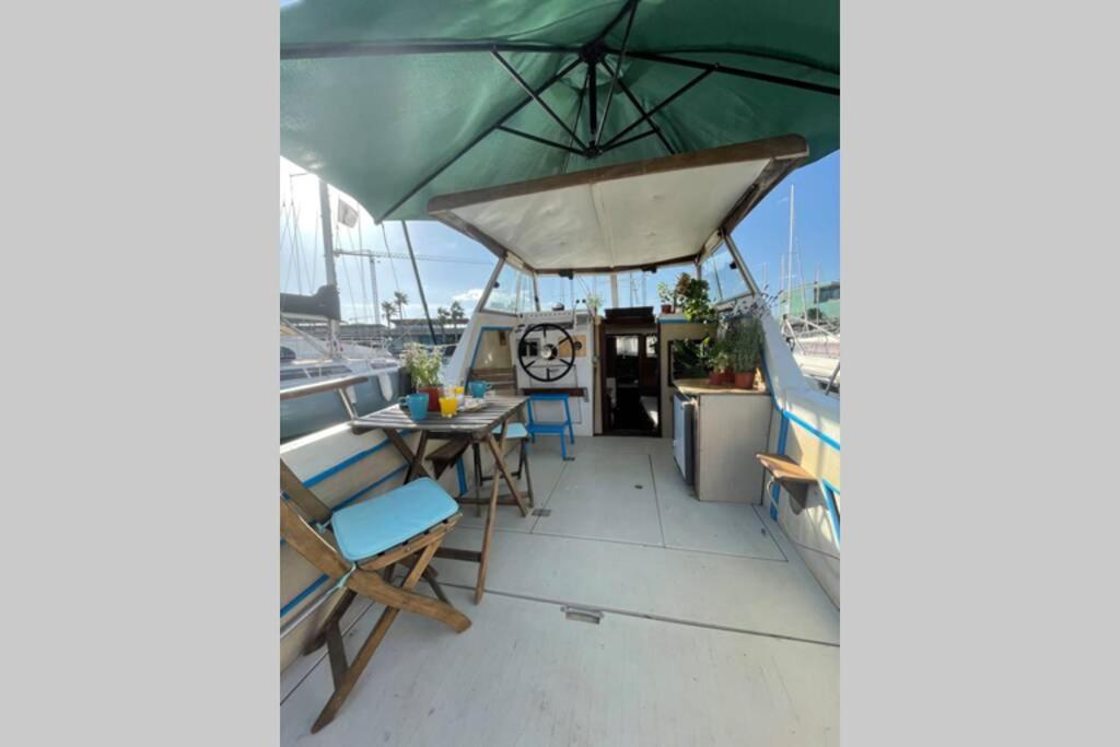 Beautiful 70S Vintage Yacht Boat In Barcelona Sant Adria de Besos Exterior foto