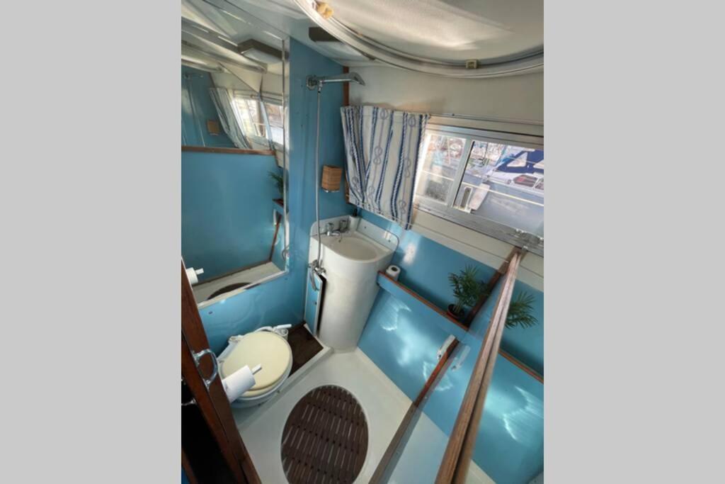 Beautiful 70S Vintage Yacht Boat In Barcelona Sant Adria de Besos Exterior foto